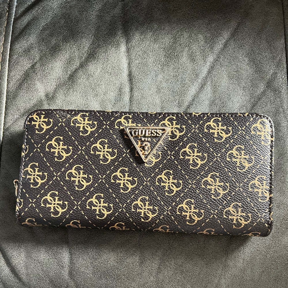 Guess Black and Gold Logo Wallet